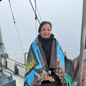 Meet your Posher, Mona manhas